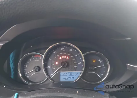 2015 Toyota Corolla Le Plus z USA, uszkodzony, nr VIN 5YFBURHE1FP190861